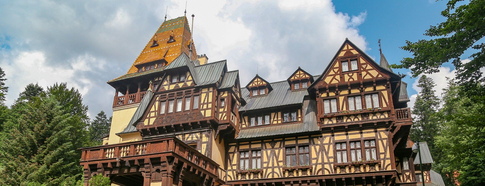 Carbon Free Day Trip to Peles Castle, by Train and Walking