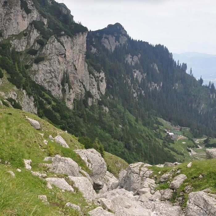 Backpacking Romania, Bucegi mountains - Malaiesti hut area