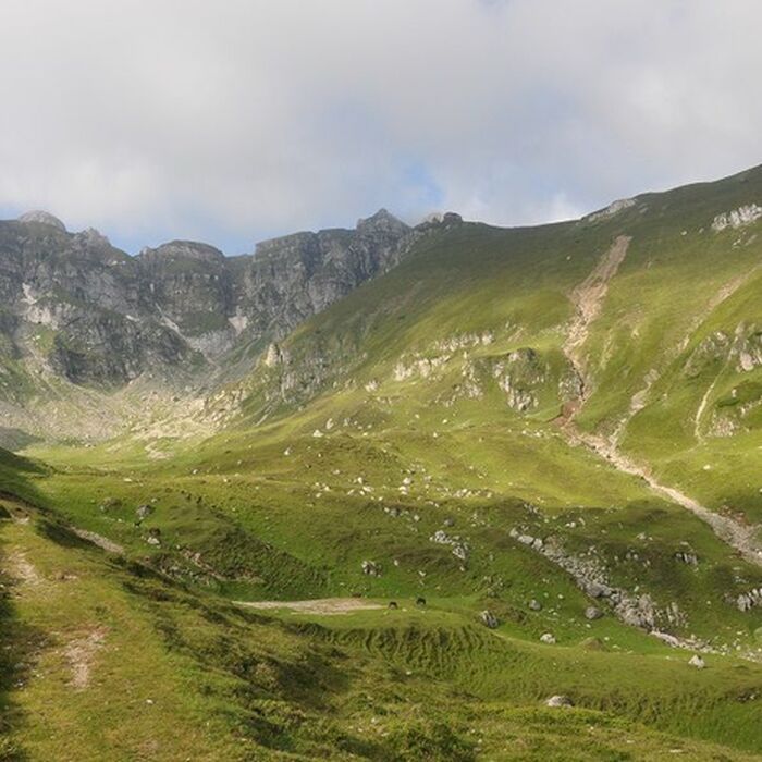 Backpacking Romania, Bucegi mountains - Malaiesti hut area