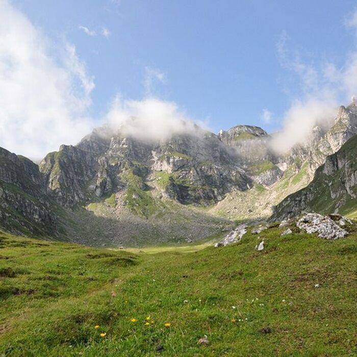 Backpacking Romania, Bucegi mountains - Malaiesti hut area