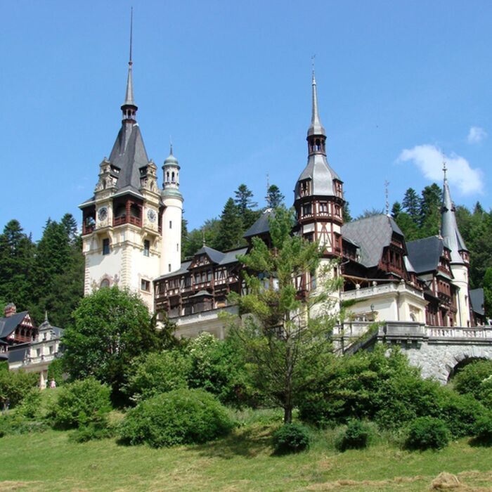 Small-Group day trip Bran Castle and Rasnov Fortress Tour from Brasov - Peles Castle